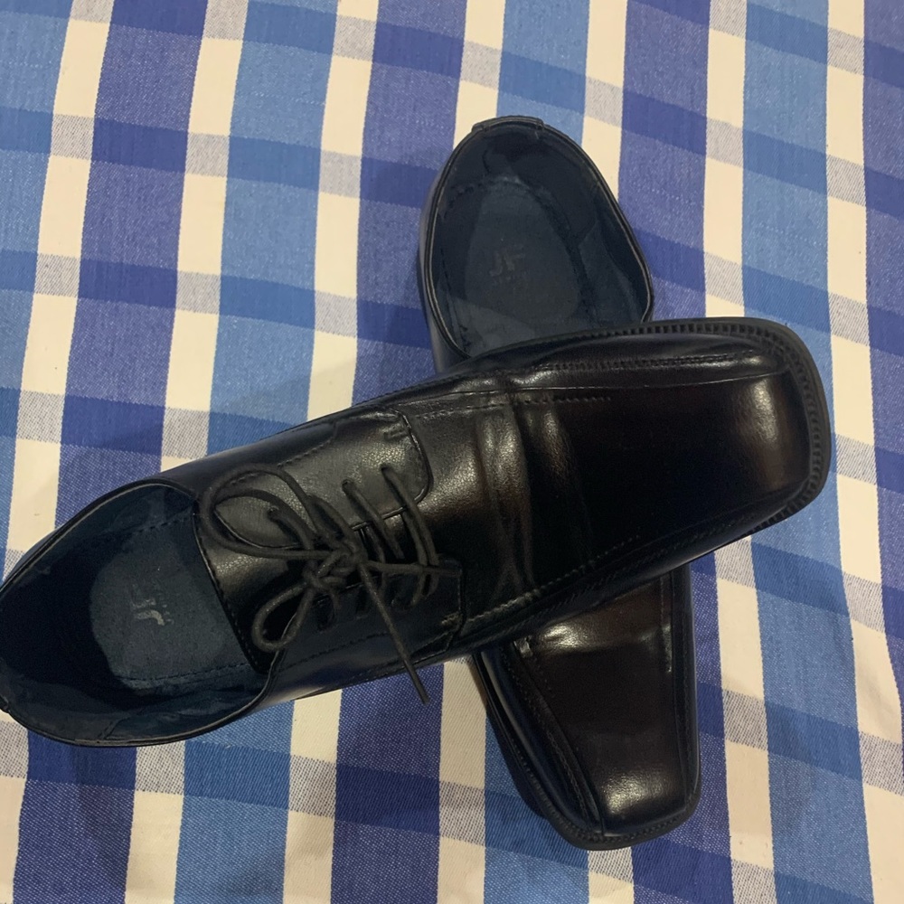 Dress shoes